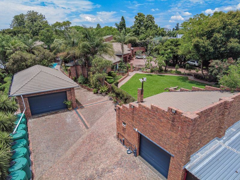 A Bespoke Residence For Sale in Bryanston  - Photo 7