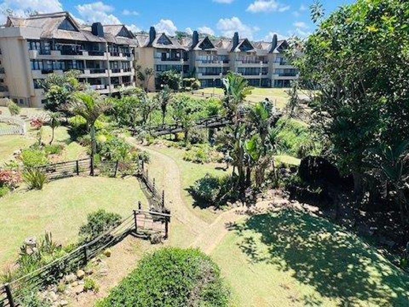 4 Bedroom Beachfront Apartment With Amazing Views – Renovation Opportunity! - Photo 4