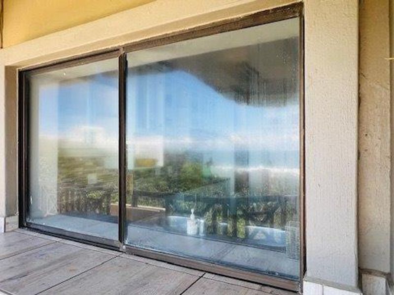 4 Bedroom Beachfront Apartment With Amazing Views – Renovation Opportunity! - Photo 6