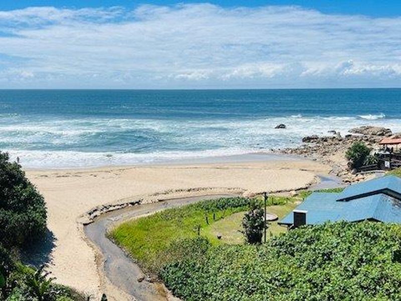 4 Bedroom Beachfront Apartment With Amazing Views – Renovation Opportunity! - Photo 2