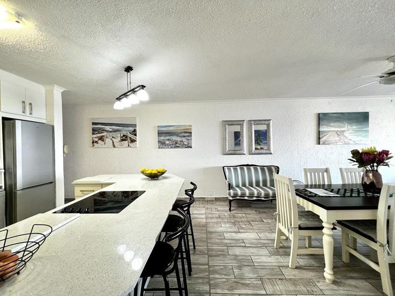 Upmarket Apartment In Uvongo - Photo 6