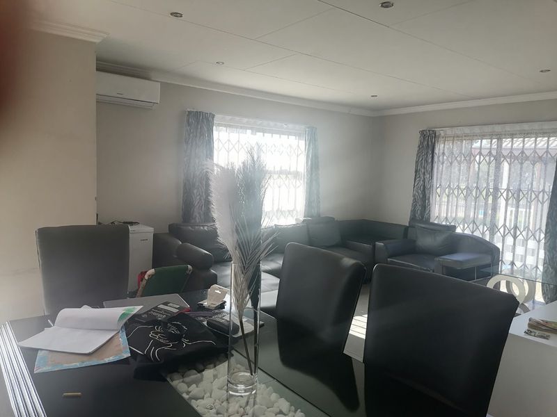 Ready to Move In !!! - Photo 3