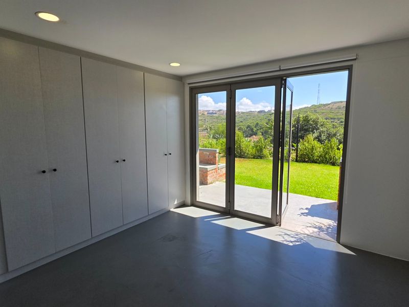 Beautiful Apartment.... Ground Floor Unit.... Large Garage with Direct Access !!! - Photo 8