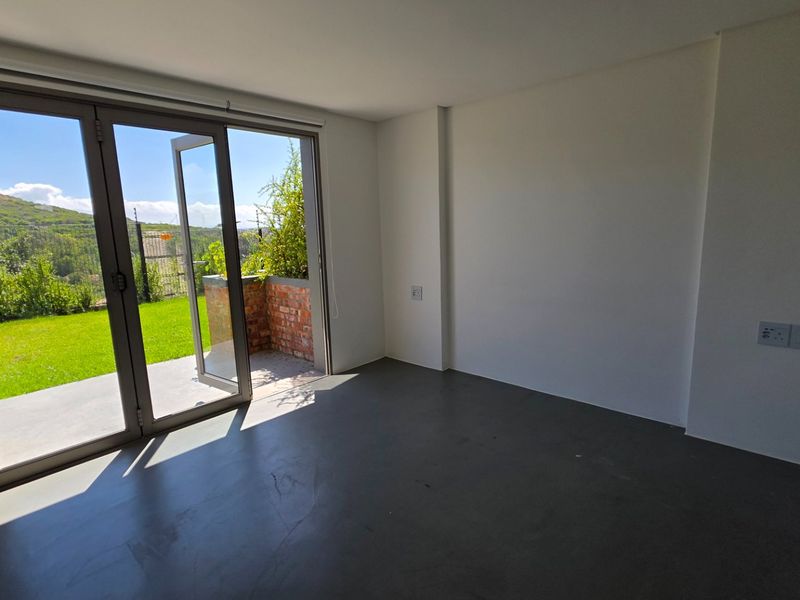 Beautiful Apartment.... Ground Floor Unit.... Large Garage with Direct Access !!! - Photo 7