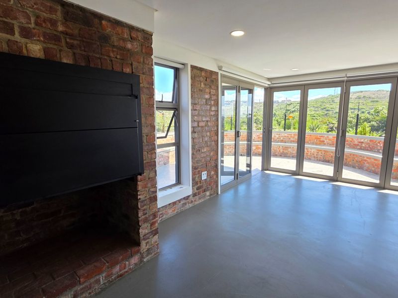 Beautiful Apartment.... Ground Floor Unit.... Large Garage with Direct Access !!! - Photo 6