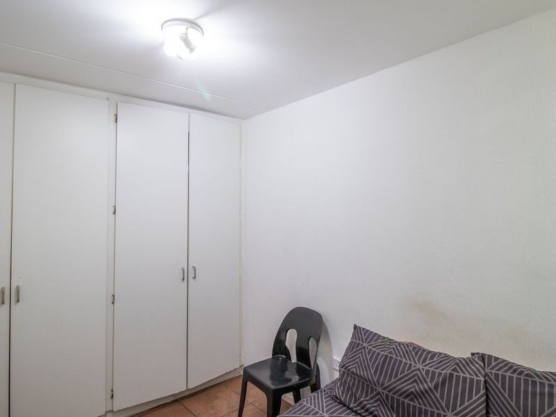 2-Bed, 1-Bath Ground Floor Unit for Sale in Lyndhurst Estate - Photo 10