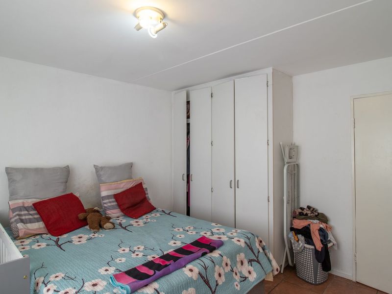 2-Bed, 1-Bath Ground Floor Unit for Sale in Lyndhurst Estate - Photo 8