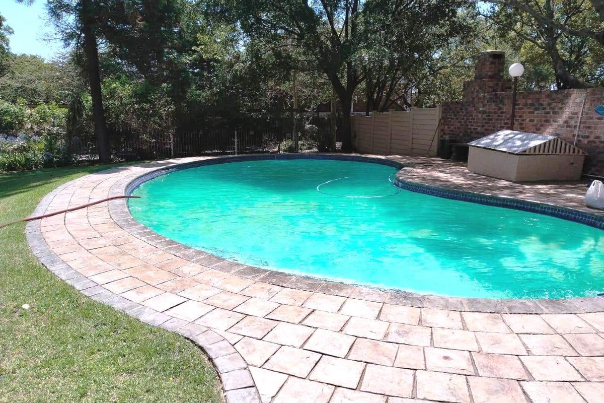 Secure Spacious Garden Unit  - Photo 4