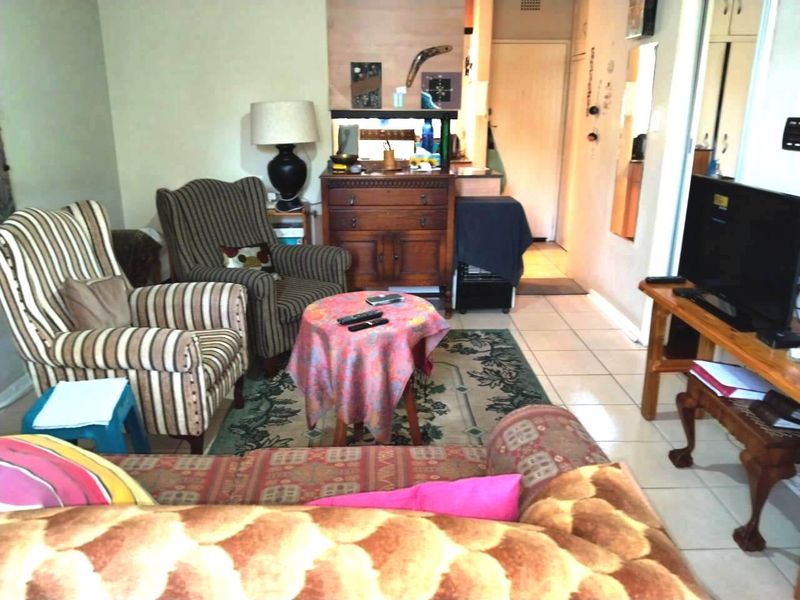 Secure Spacious Garden Unit  - Photo 7