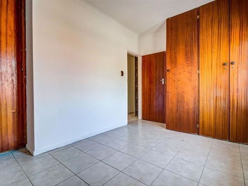 Cozy and Functional Living Space - Photo 3