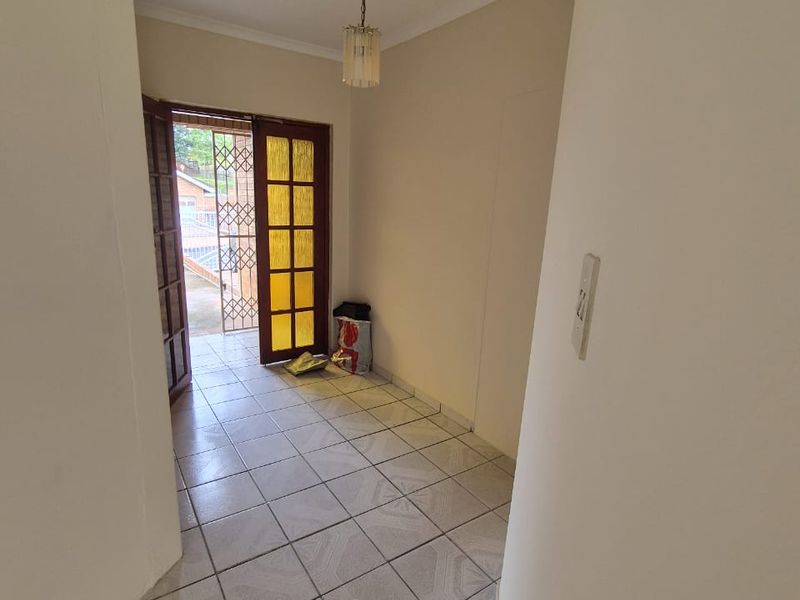 3 Bedroom House To Let in Woodhaven - R9,000 pm - Photo 9