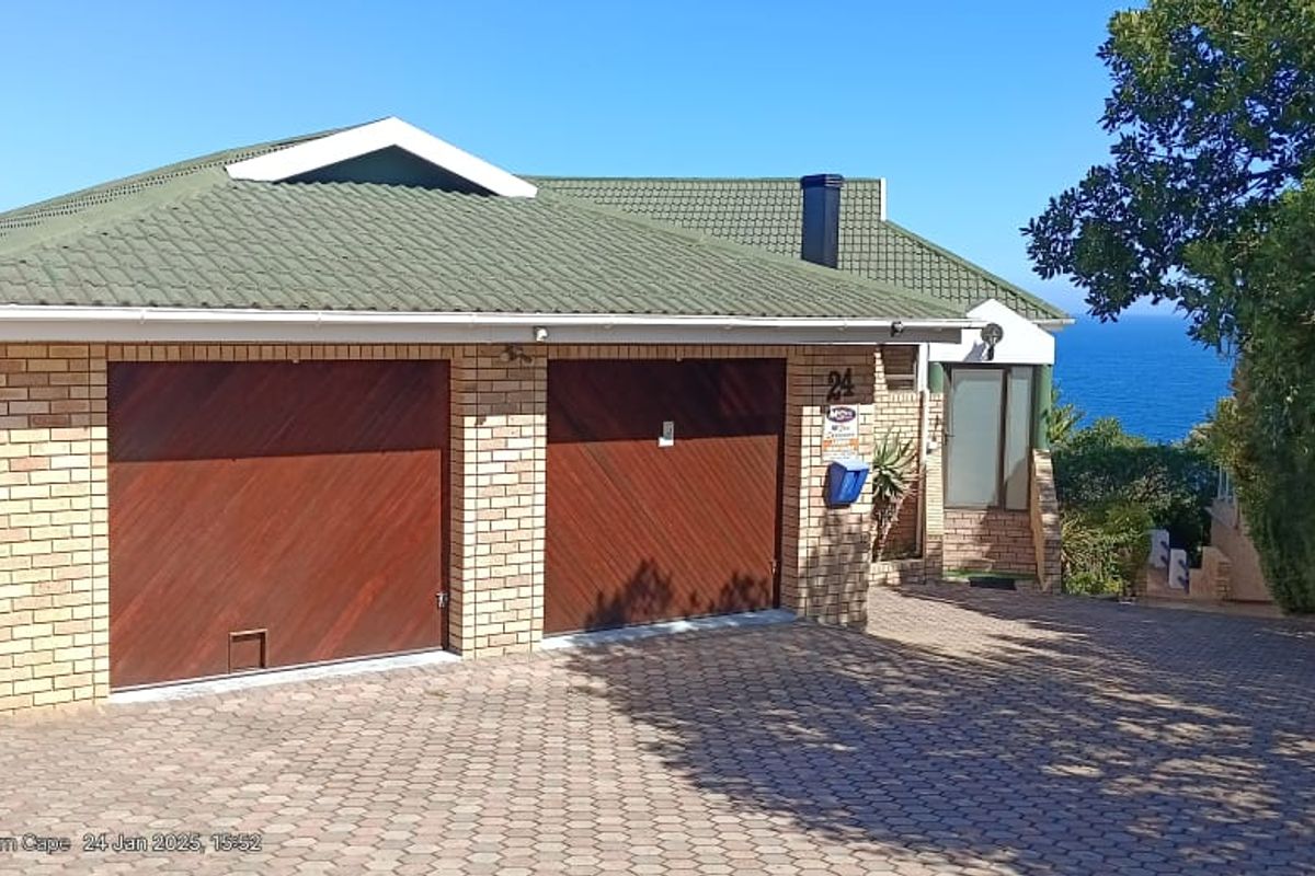 Beachfront Oasis with Panoramic Sea Views in an Exclusive Cul-de-Sac! - Photo 4