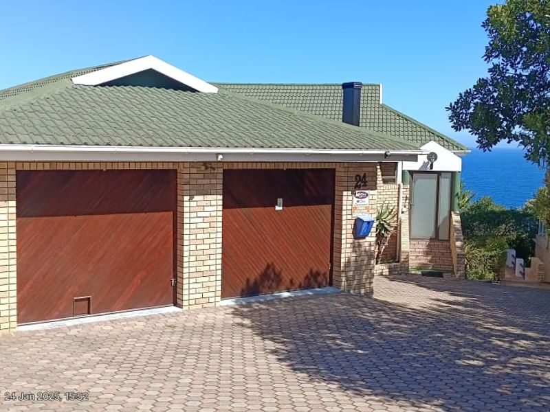 Beachfront Oasis with Panoramic Sea Views in an Exclusive Cul-de-Sac! - Photo 4