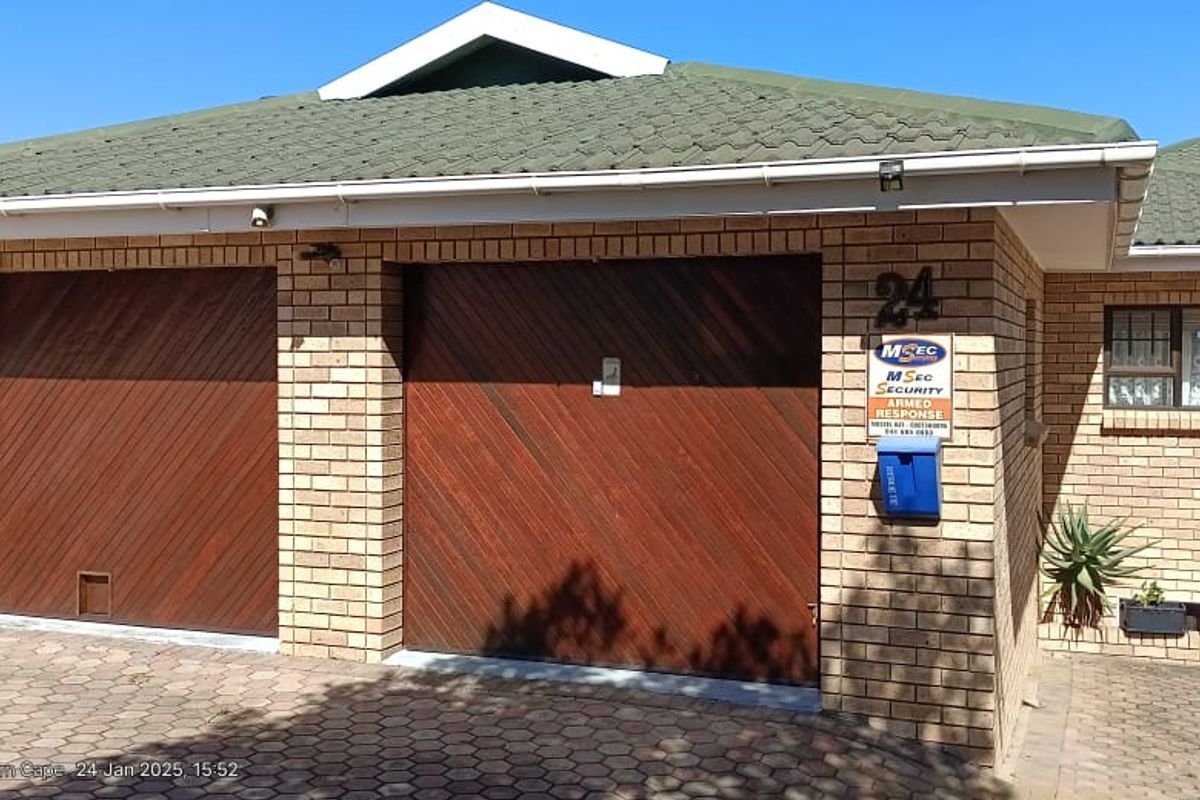 Beachfront Oasis with Panoramic Sea Views in an Exclusive Cul-de-Sac! - Photo 5