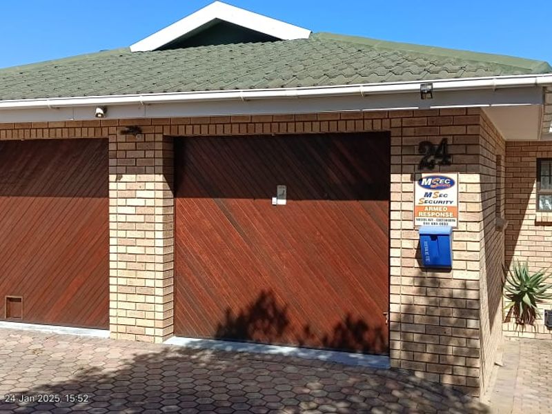 Beachfront Oasis with Panoramic Sea Views in an Exclusive Cul-de-Sac! - Photo 5