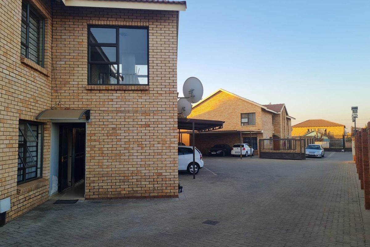 Commercial Flats and Warehousing - Photo 5