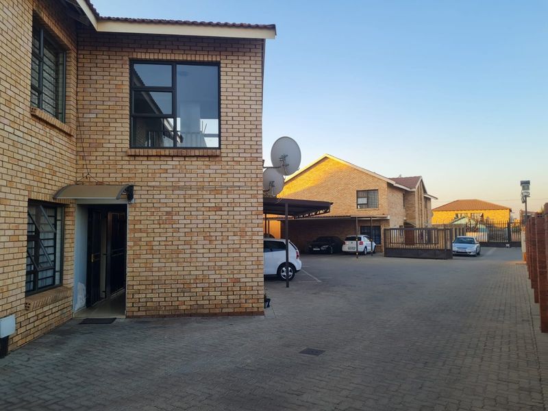 Commercial Flats and Warehousing - Photo 5