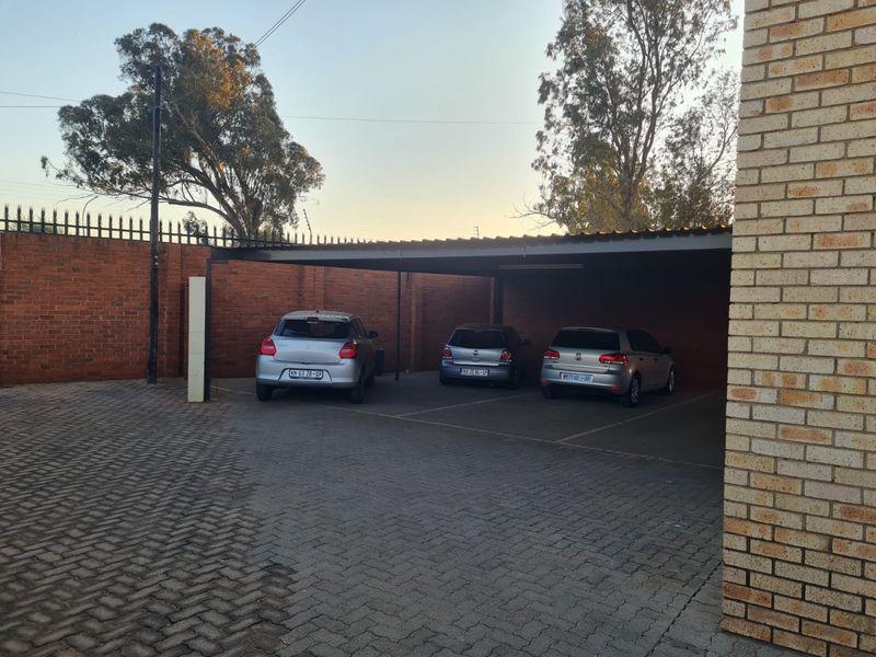 Commercial Flats and Warehousing - Photo 4