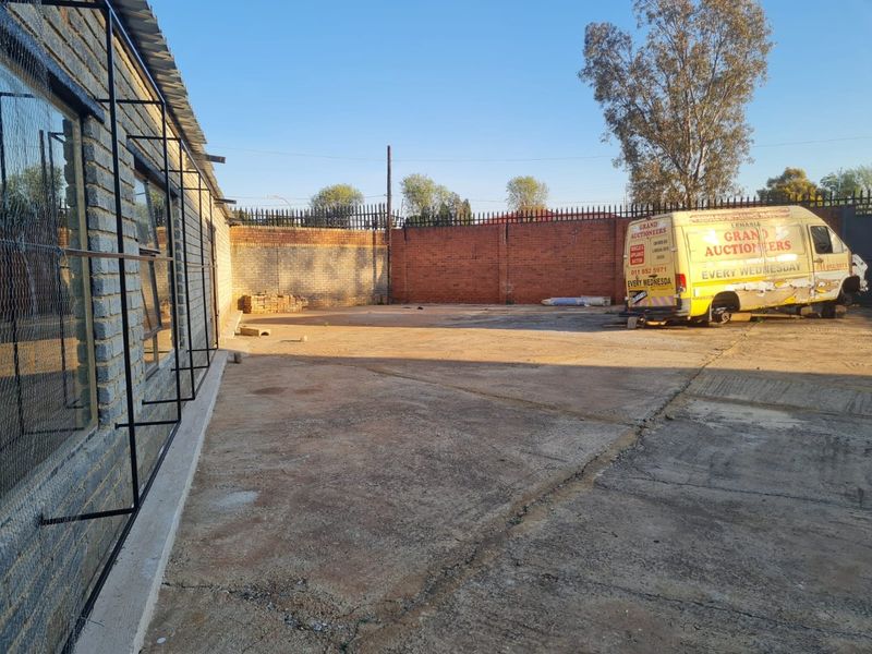 Commercial Flats and Warehousing - Photo 10