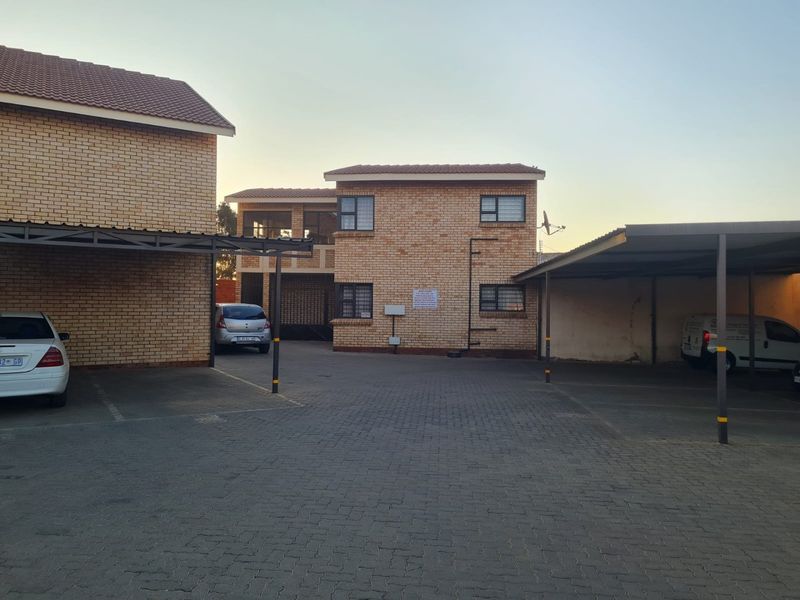 Commercial Flats and Warehousing - Photo 3