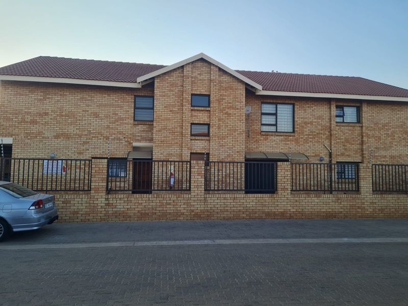 Commercial Flats and Warehousing - Photo 1