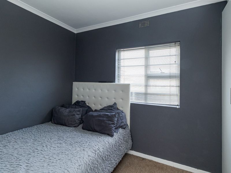 Perfect Starter Home or Investment Opportunity in Bardale Village! - Photo 8