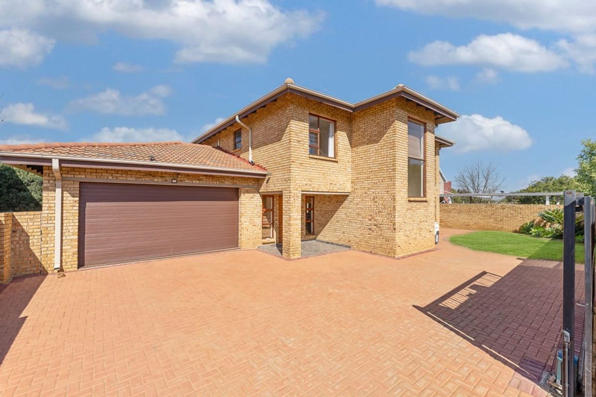 Spacious Family Home in Vaal Marina - Photo 5