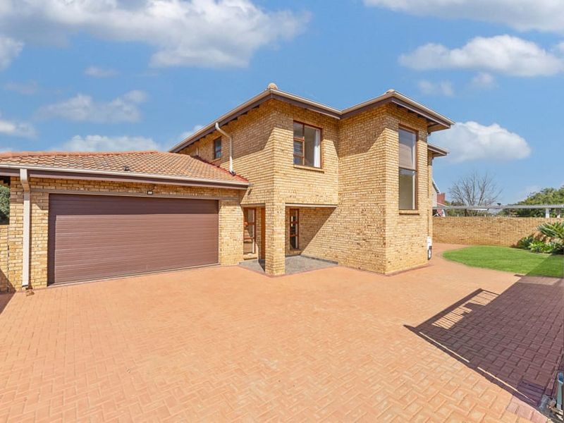 Spacious Family Home in Vaal Marina - Photo 5
