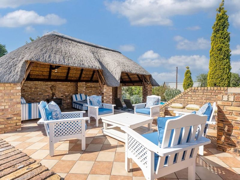 Spacious Family Home in Vaal Marina - Photo 8