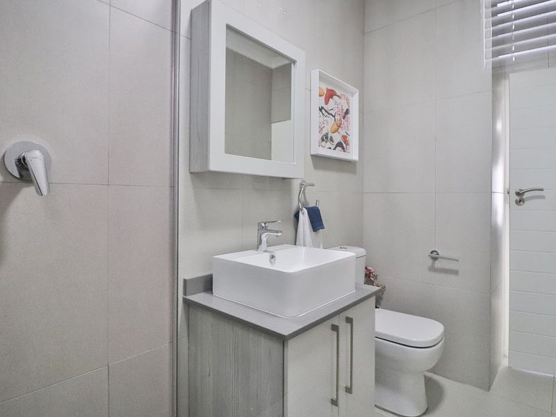 2 Bed Apartment in Carlswald for Sale - Photo 8