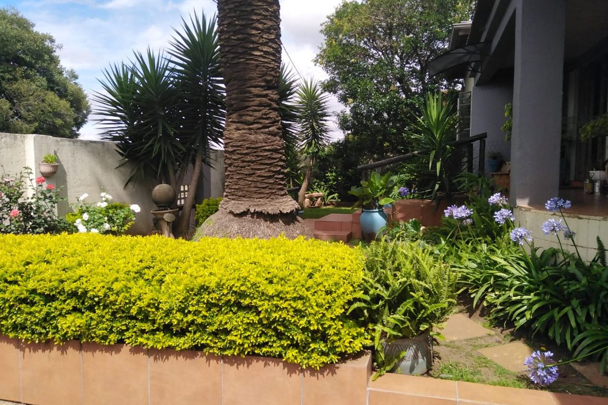 Stylish and Secure 3 Bedroom For Sale in Crosby  - Photo 3