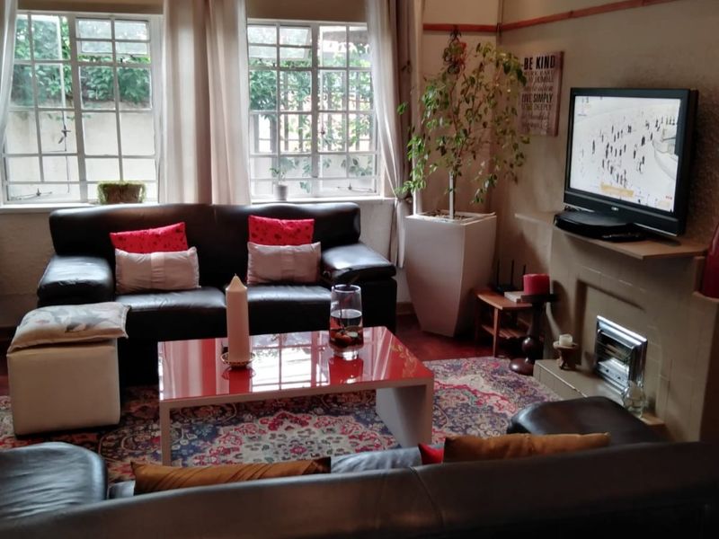 Stylish and Secure 3 Bedroom For Sale in Crosby  - Photo 10