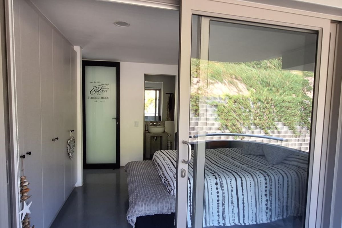 Modern 2-Bedroom Corner Flat in Island View, Hartenbos – Coastal Living at Its Best! - Photo 3