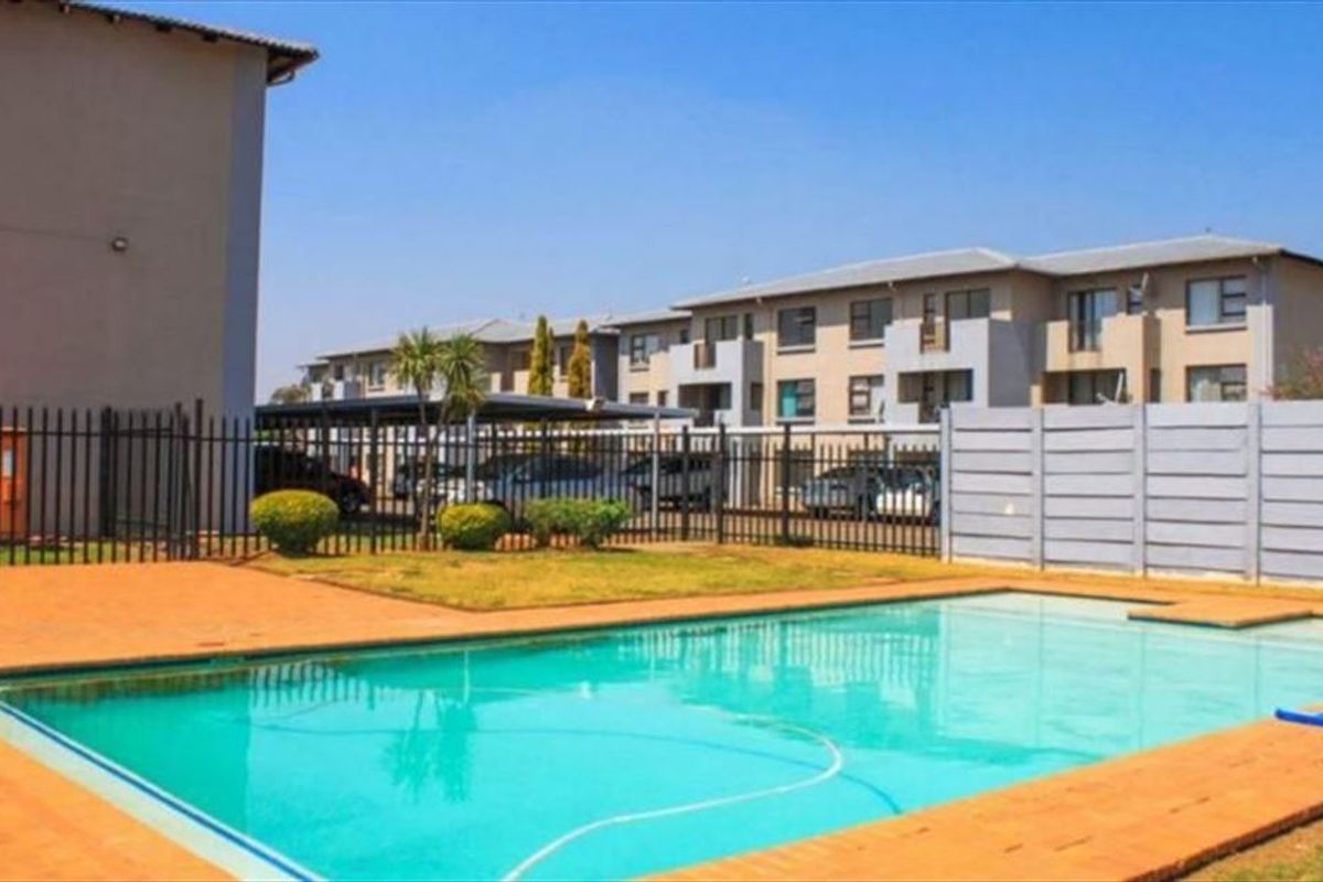 Charming Property Features - Photo 3