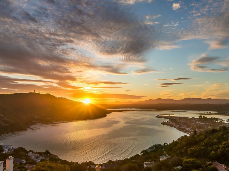 Panoramic Pleasure from this Knysna Heads Home. - Photo 1