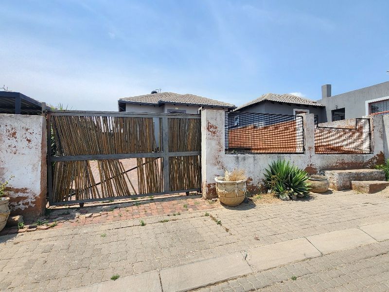 2 bed 1 bath family home for sale in Riverside View - Photo 9