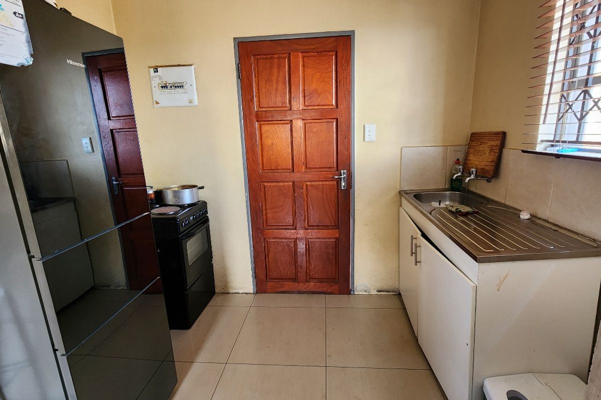 2 bed 1 bath family home for sale in Riverside View - Photo 5