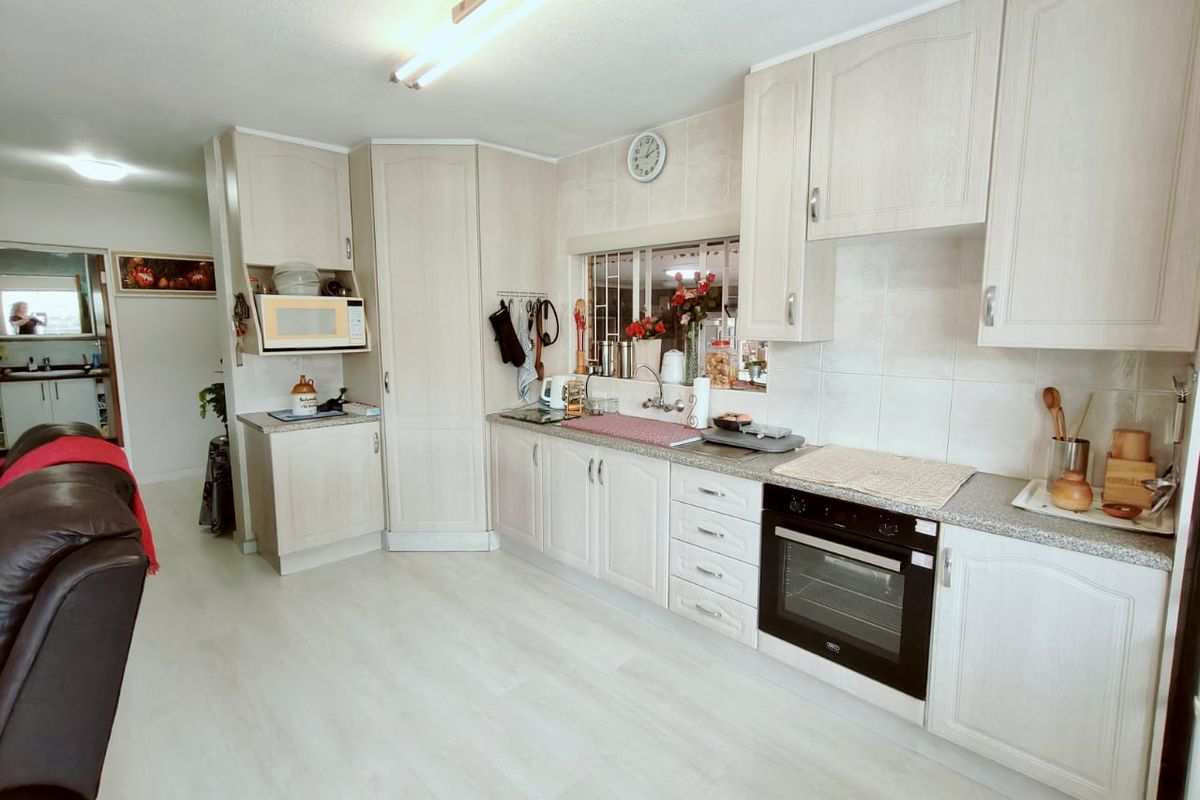 Spacious Family Home with Modern Amenities - Photo 2