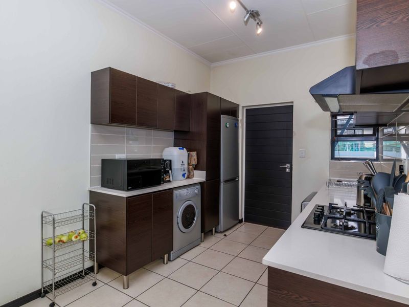 Well-Priced 2-Bed, 2-Bath Unit in Greenstone Gate - Photo 10