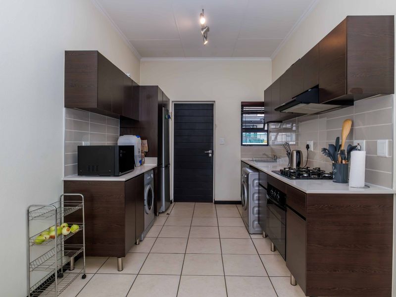 Well-Priced 2-Bed, 2-Bath Unit in Greenstone Gate - Photo 8