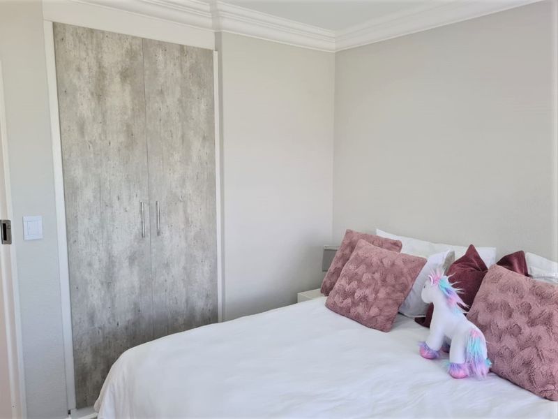 Spacious Home with Ample Amenities in Vaal - Photo 10