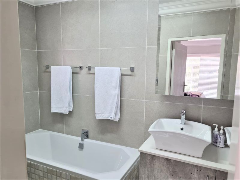 Spacious Home with Ample Amenities in Vaal - Photo 8