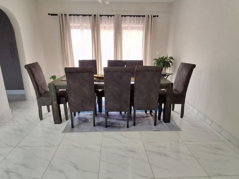 BEAUTIFUL AND SPACIOUS 3 BED FAMILY HOUSE WITH SPARKLING POOL FOR SALE,  DON'T MISS OUT, THIS IS A MUST SEE - Photo 7