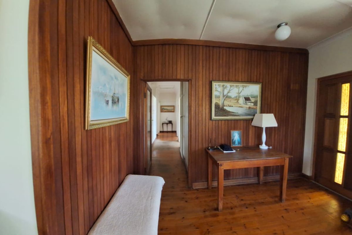 Don’t Waste a Minute – View This Outstanding Property Today! - Photo 4