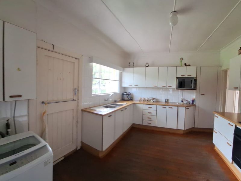 Don’t Waste a Minute – View This Outstanding Property Today! - Photo 3