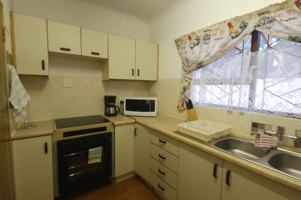 You Wont Look Back On This Spanish Style Home - Photo 5