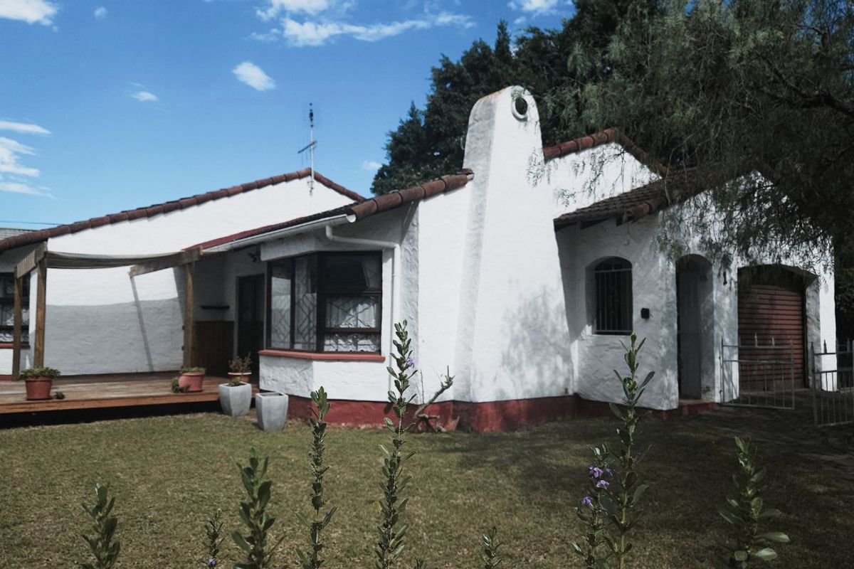 You Wont Look Back On This Spanish Style Home - Photo 3