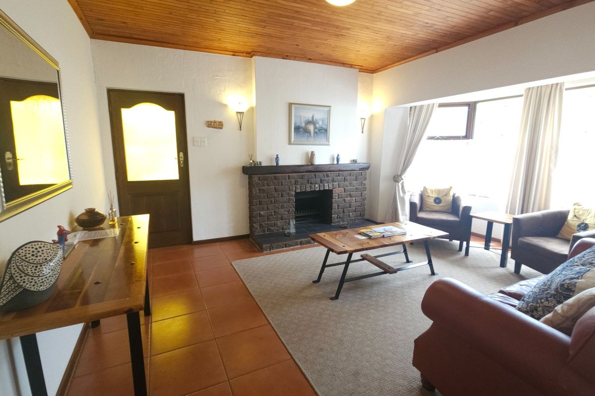 You Wont Look Back On This Spanish Style Home - Photo 4