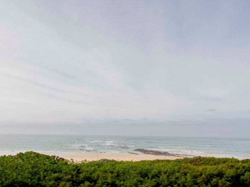 Embrace the relaxed lifestyle - Photo 8