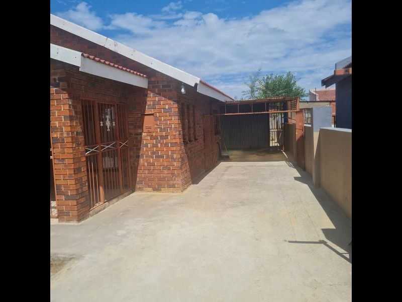 Neat family home in quiet street Sharpville - Photo 6